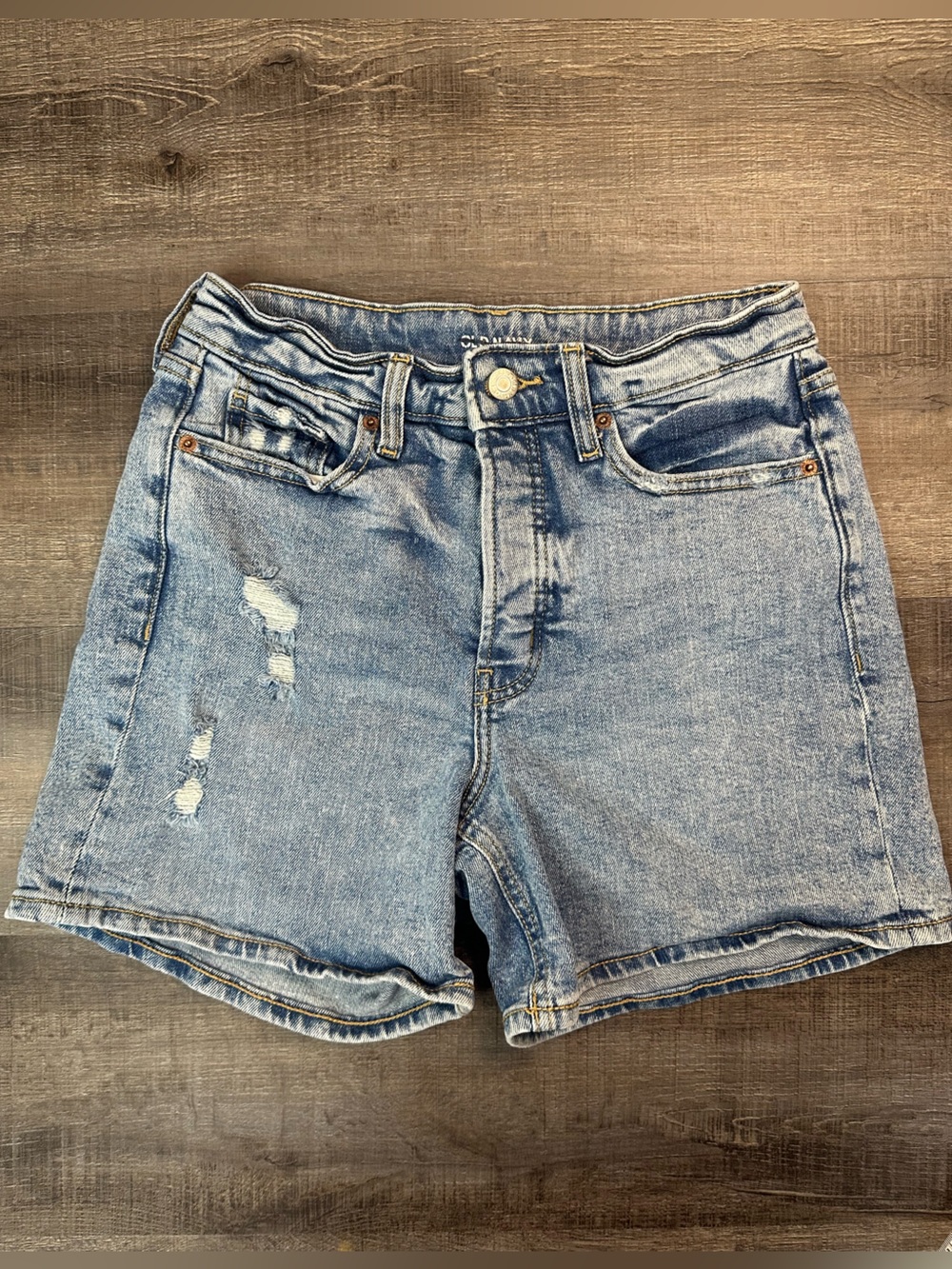 Old Navy Light Wash Distressed Denim Jean Shorts 5” Inseam, Button Fly, Size 6